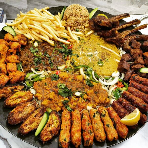 TAWA FOR 4  (12 WINGS, 4 SEEKH KEBAB, 4 LAMB CHOPS, DONNER, 2 CURRY, 12 CHICKEN TIKKA, 2 CHIPS, RICE, ROTI OR NAN)